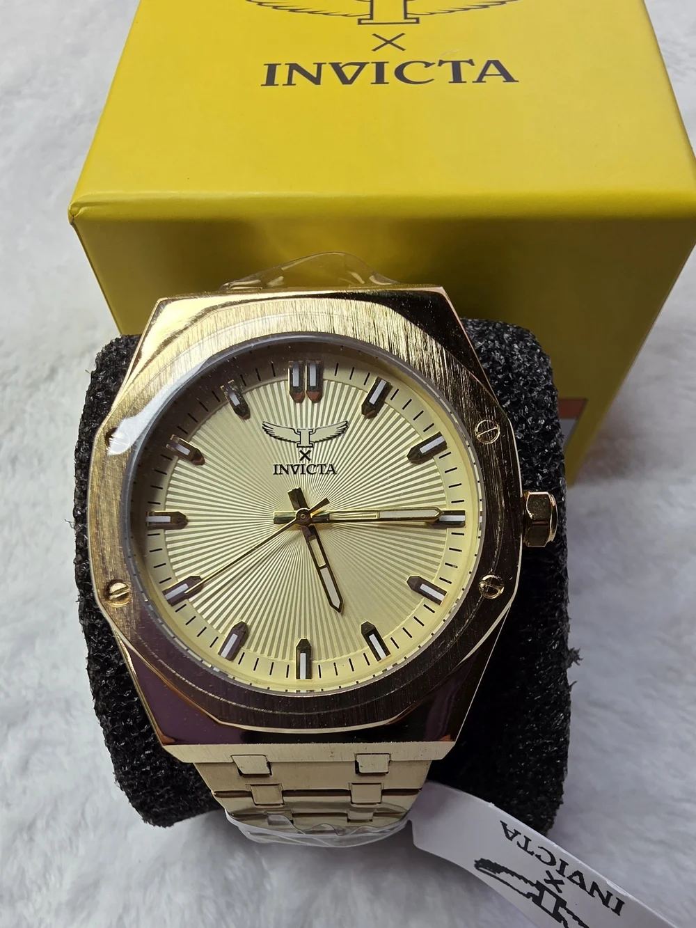Invicta Gold Tone Men's Watch with Champagne Dial 69962 42 mm